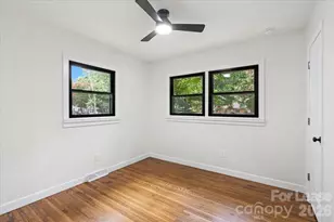 2430 Dora Dr, Charlotte, NC 28215 - Photo 10