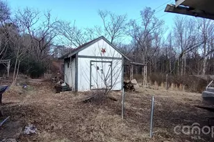 26 Pearl St, Granite Falls, NC 28630 - Photo 4