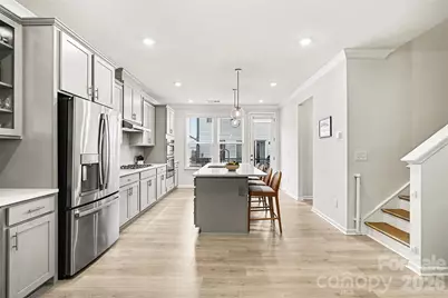 7017 Running Spring Drive, Charlotte, NC 28205 - Photo 6