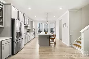 7017 Running Spg Dr, Charlotte, NC 28205 - Photo 6