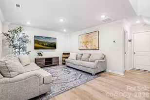 7017 Running Spg Dr, Charlotte, NC 28205 - Photo 8