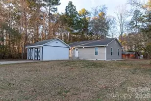 138 Pacific Dr, Statesville, NC 28677 - Photo 2