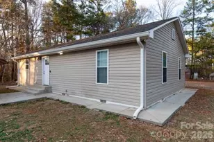 138 Pacific Dr, Statesville, NC 28677 - Photo 2