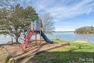 1044 Hunters Run Dr, Tega Cay, SC 29708 - Photo 32