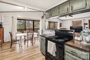 1330 Maple Spgs Dr, Waynesville, NC 28785 - Photo 10