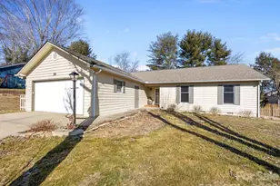 54 Mt Carmel Dr, Asheville, NC 28806 - Photo 2