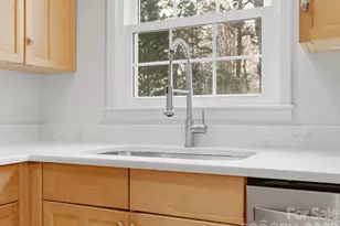 6148 Wheeler Dr, Charlotte, NC 28211 - Photo 14