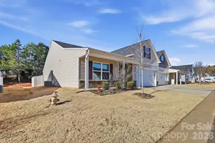 1105 Silvertrace Dr, Salisbury, NC 28144 - Photo 2