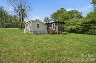 219 Breezewood Dr, Charlotte, NC 28262 - Photo 22