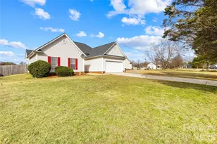 2204 River Chase Dr, Monroe, NC 28110 - Photo 2