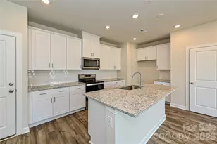 1308 30th Street NE, Conover, NC 28613 - Photo 4