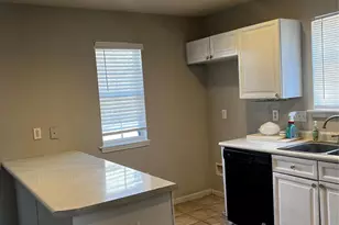 7655 Petrea Ln, Charlotte, NC 28227 - Photo 4