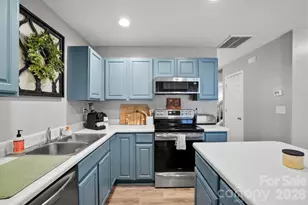 12350 Hennigan Pl Ln, Charlotte, NC 28214 - Photo 18