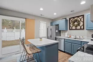 12350 Hennigan Pl Ln, Charlotte, NC 28214 - Photo 16