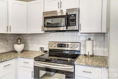 5519 Waverly Lynn Lane, Charlotte, NC 28269 - Photo 12