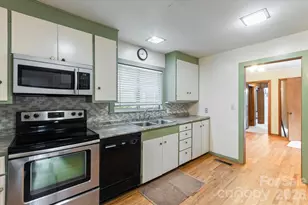 277 Fairlane Rd, Columbus, NC 28722 - Photo 10