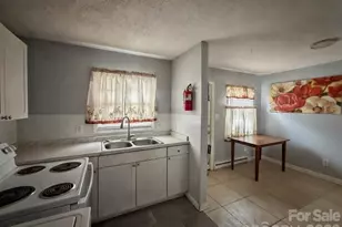 2121 Custer St, Charlotte, NC 28216 - Photo 6