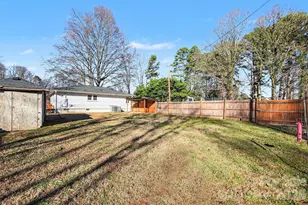 3736 Durham Ln, Charlotte, NC 28269 - Photo 18