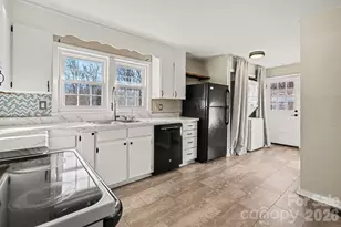 3736 Durham Ln, Charlotte, NC 28269 - Photo 10