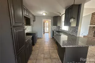 6011 Sunset Chase Ln, Charlotte, NC 28212 - Photo 6