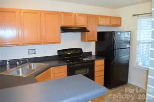 1413 Killashee Ct, Charlotte, NC 28213 - Photo 2