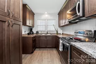 5525 Alpine Ln, Charlotte, NC 28269 - Photo 8