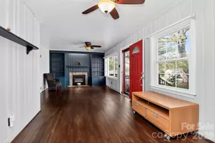 5525 Alpine Ln, Charlotte, NC 28269 - Photo 10