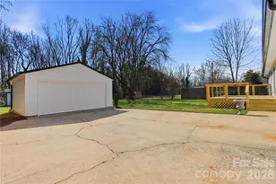 7834 Rainbow Dr, Charlotte, NC 28227 - Photo 36