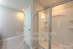 6104 Guildford Hill Ln, Charlotte, NC 28215 - Photo 14