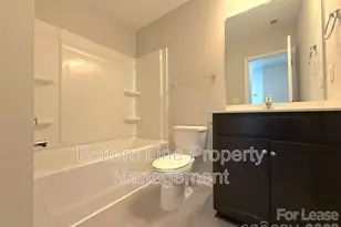 6104 Guildford Hill Ln, Charlotte, NC 28215 - Photo 10