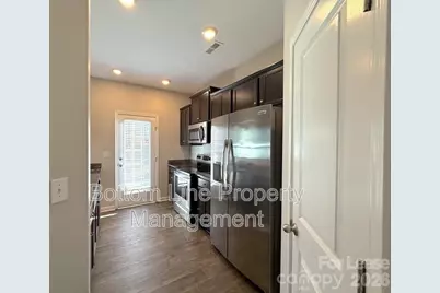 6104 Guildford Hill Lane, Charlotte, NC 28215 - Photo 6