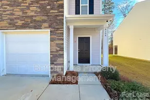 6104 Guildford Hill Ln, Charlotte, NC 28215 - Photo 2