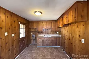 4428 Brooktree Dr, Charlotte, NC 28208 - Photo 6