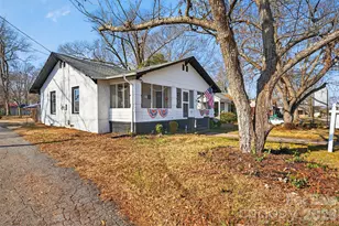 121 Holland St, Gaffney, SC 29341 - Photo 2