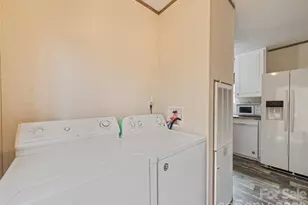 321 Shovel Creek Rd, Waynesville, NC 28786 - Photo 16