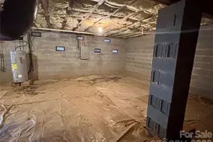 160 Whispering Pines Dr, Marion, NC 28752 - Photo 36