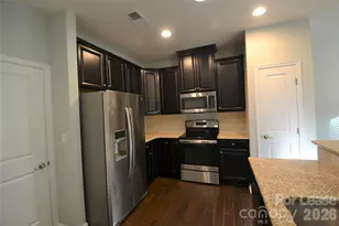 1606 Fleetwood Dr, Charlotte, NC 28208 - Photo 8