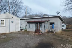 3163 Loomis Rd, Lincolnton, NC 28092 - Photo 2