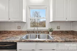 5969 Gold Creek Estate Dr, Hickory, NC 28601 - Photo 10