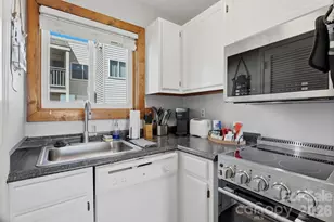 301 Pinnacle Inn Rd, Beech Mountain, NC 28604 - Photo 10