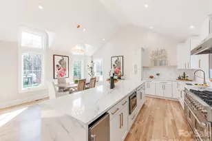 2801 Huntingtowne Farms Ln, Charlotte, NC 28210 - Photo 8