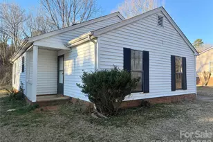 7037 Ravenglass Ln, Mint Hill, NC 28227 - Photo 2