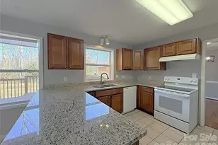 6430 Farmingdale Dr, Charlotte, NC 28212 - Photo 18