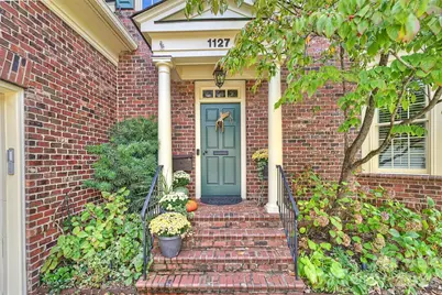 1127 S Kings Drive, Charlotte, NC 28207 - Photo 2