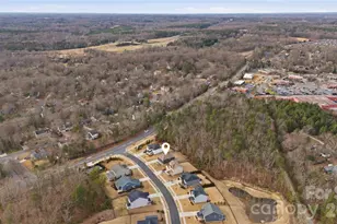 607 Southstone Dr, Matthews, NC 28104 - Photo 4