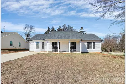 105 Ace Avenue, Dallas, NC 28034 - Photo 2