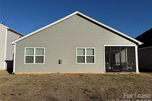 1421 6th St NE, Hickory, NC 28601 - Photo 2