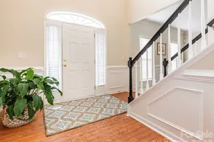 4121 Oakton Ridge Ct, Matthews, NC 28105 - Photo 2