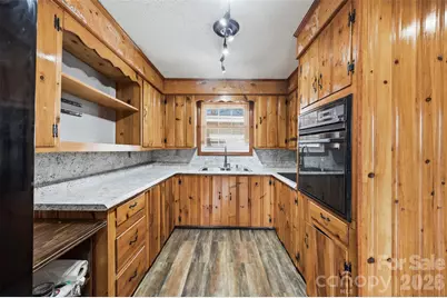 108 W Washington Avenue, Bessemer City, NC 28016 - Photo 6