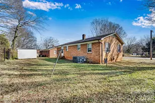 105 9th St SE, Conover, NC 28613 - Photo 4